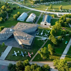 muzeum-lotnictwa-polskiego-w-krakowie-z-nowym-ogrodzeniem-terenu